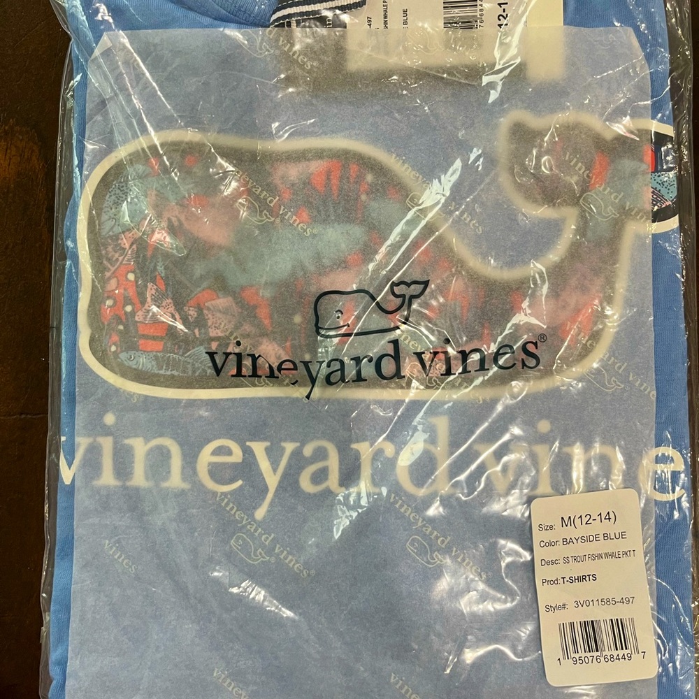 NWT - Vineyard Vines Youth Medium short sleeve T-shirt